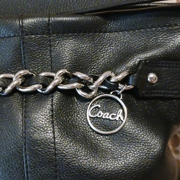 Coach VTG Black Peebled Leather Crossbody. # F19722 EUC 🎉🎉Host Pick 1/8/25🎉🎉 - Picture 9 of 16